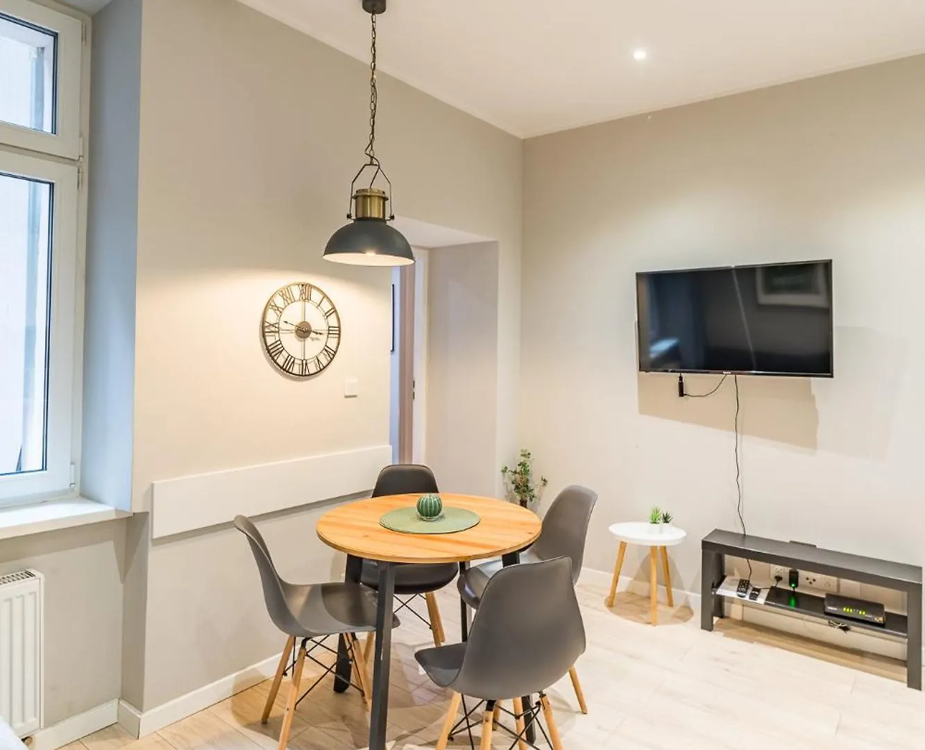 Starowislna Apartment - Balcony, Top Location - By Rentujemy Krakow Poland