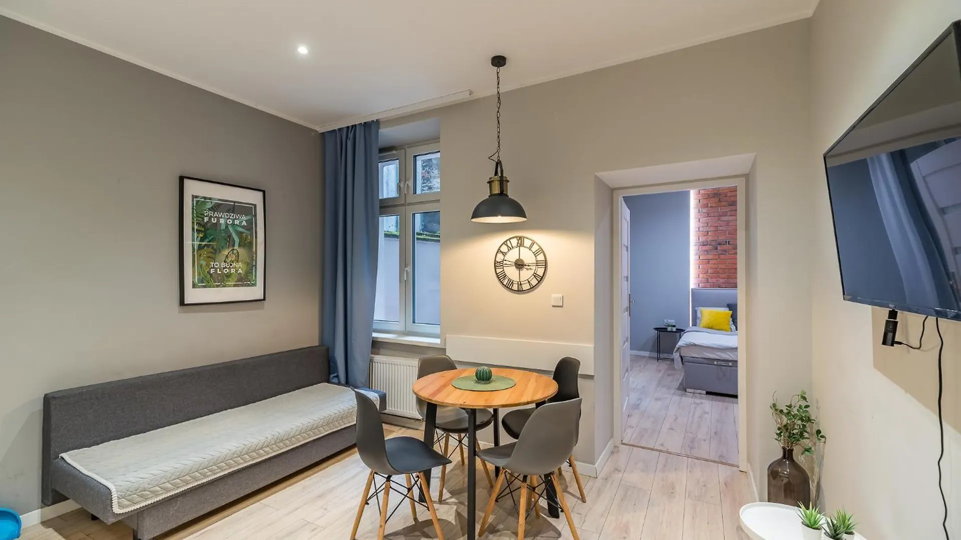 Starowislna Apartment - Balcony, Top Location - By Rentujemy Krakow Poland