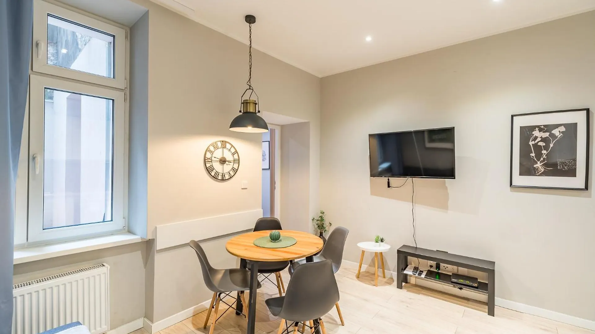 Starowislna Apartment - Balcony, Top Location - By Rentujemy Krakow 0*,  Poland