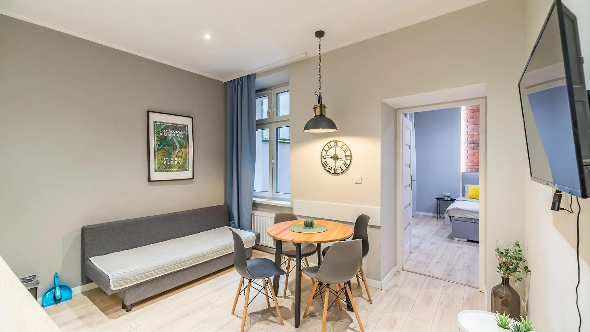 Starowislna Apartment - Balcony, Top Location - By Rentujemy Krakow Poland