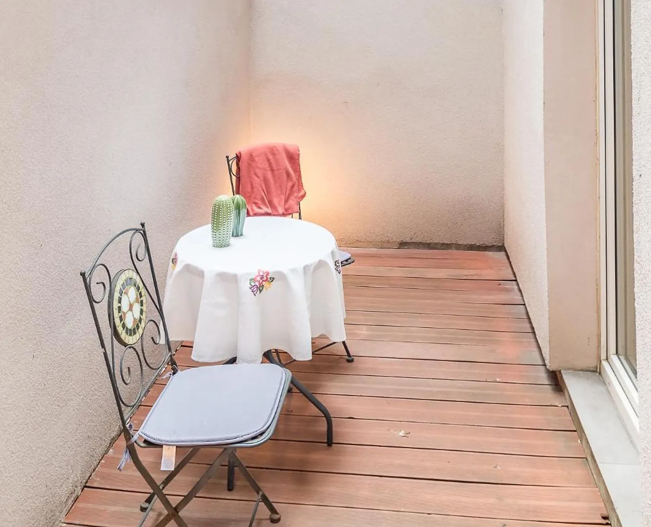 Starowislna Apartment - Balcony, Top Location - By Rentujemy Krakow 0*,  Poland